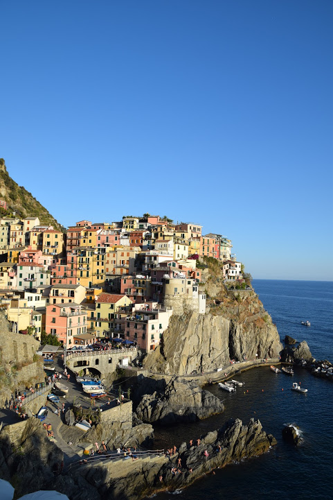 Cinque_terre_italy_manarola_view_waterside