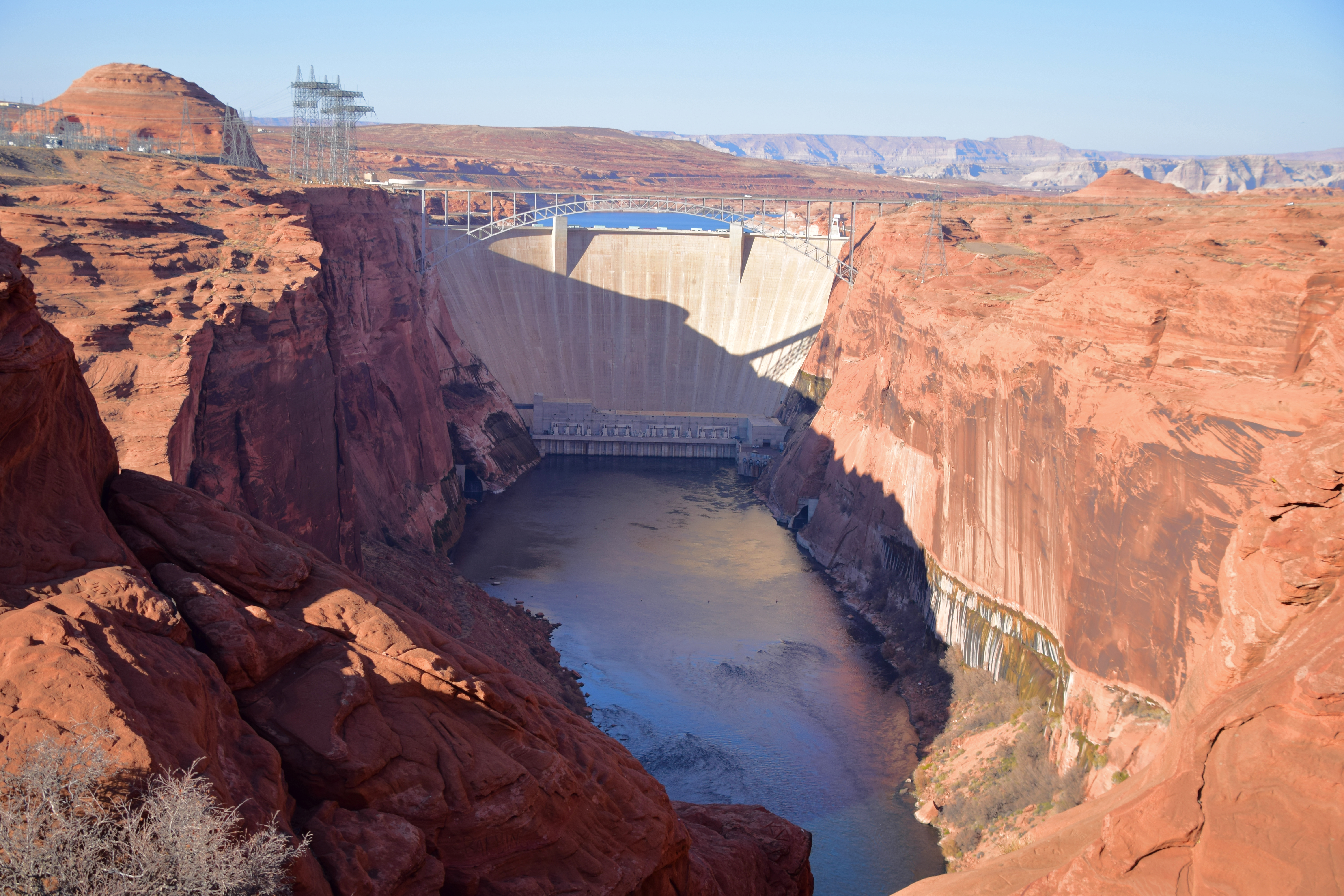 Glen_Canyon_dam_page_arizona_usa
